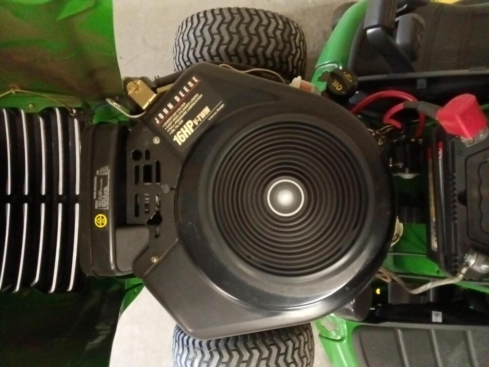 John Deere LT166